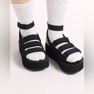 Teva Black Flatform Mevia Platform Gladiator Sandals Women's Sz 10